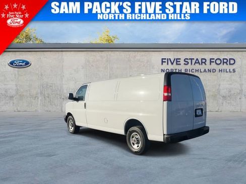 Used 2023 GMC Savana 2500 Extended w/ Driver Convenience Package image 7