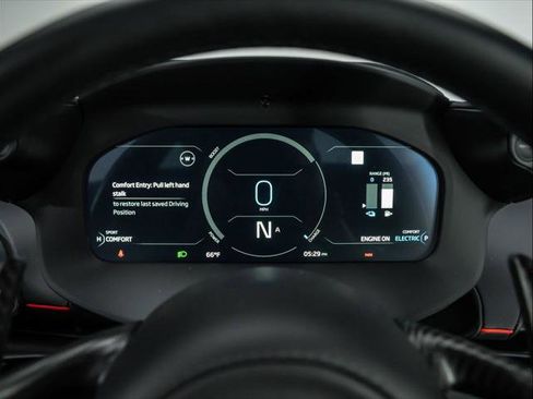 Used 2023 McLaren Artura image 33