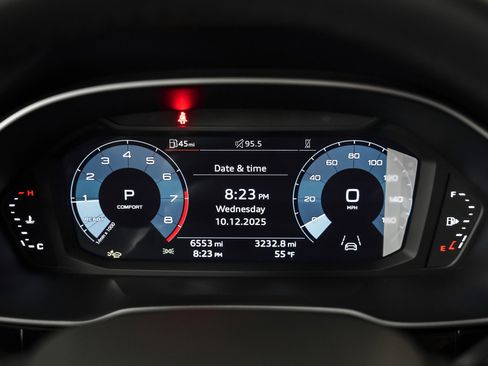 Certified 2024 Audi Q3 2.0T Premium w/ Convenience Package image 17