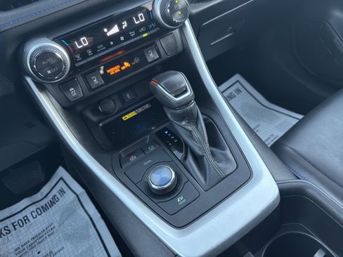 Used 2022 Toyota RAV4 XSE image 15