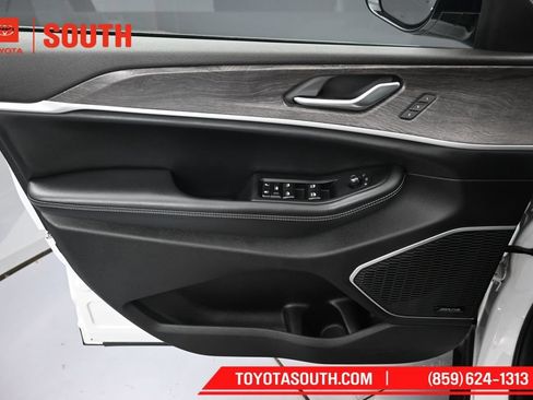 Used 2022 Jeep Grand Cherokee Limited 4xe AWD/4WD image 26