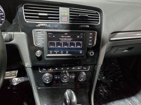 Used 2017 Volkswagen Golf R DCC & Navigation 4Motion image 28