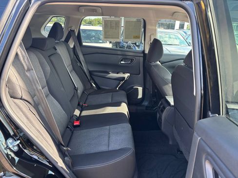 Used 2025 Nissan Rogue SV AWD/4WD image 28