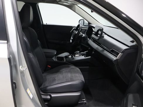 Used 2024 Mitsubishi Outlander SE image 25