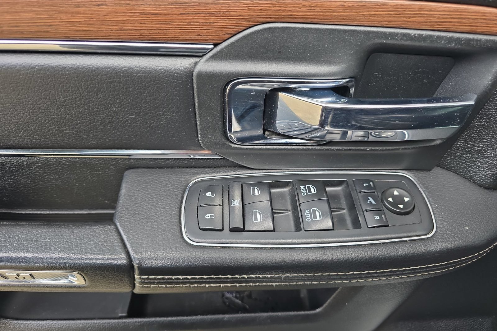 Used 2017 RAM 2500 Laramie AWD/4WD image 8