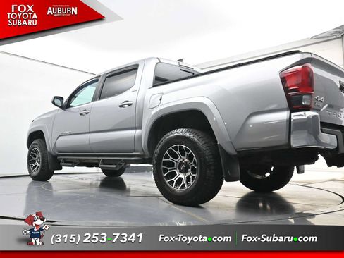 Used 2021 Toyota Tacoma SR5 AWD/4WD image 18
