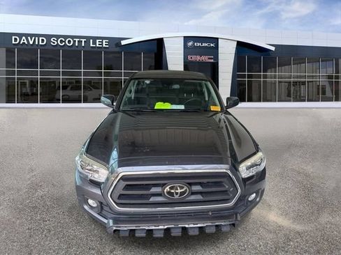 Used 2021 Toyota Tacoma SR5 AWD/4WD image 3