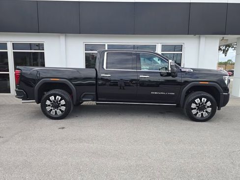 New 2026 GMC Sierra 2500 Denali w/ Denali Reserve Package image 7