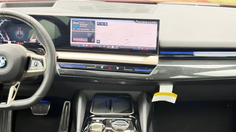 Used 2026 BMW 530i w/ M Sport Package RWD image 25