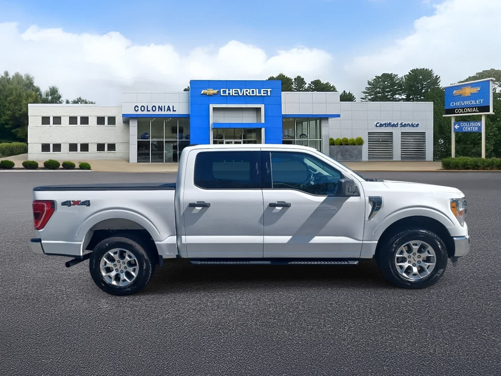 Used 2022 Ford F150 XLT w/ Equipment Group 301A Mid AWD/4WD image 3