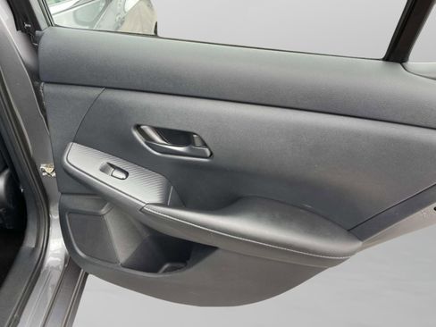 Used 2024 Nissan Sentra SV FWD image 14