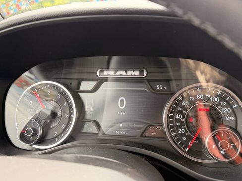 Used 2025 RAM 1500 Big Horn AWD/4WD image 18