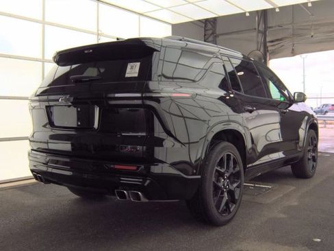 Used 2024 Chevrolet Traverse RS w/ LPO, Floor Liner Package image 5