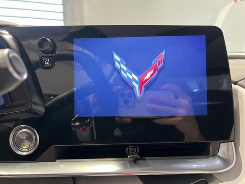 Used 2024 Chevrolet Corvette Stingray Premium Cpe w/ Battery Protection Package image 37