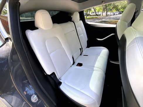 Used 2023 Tesla Model Y Long Range AWD/4WD image 21