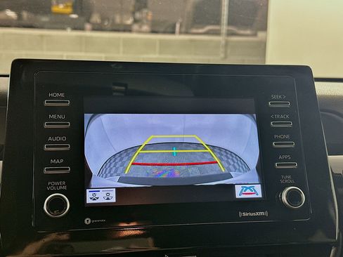 Used 2024 Toyota Camry SE image 19