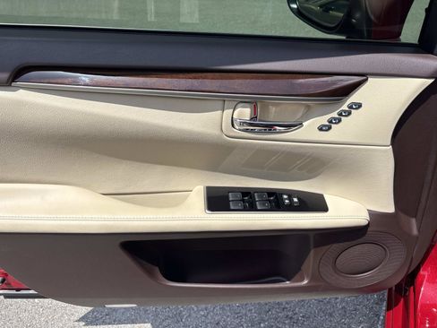 Used 2017 Lexus ES 350 w/ Luxury Package FWD image 12