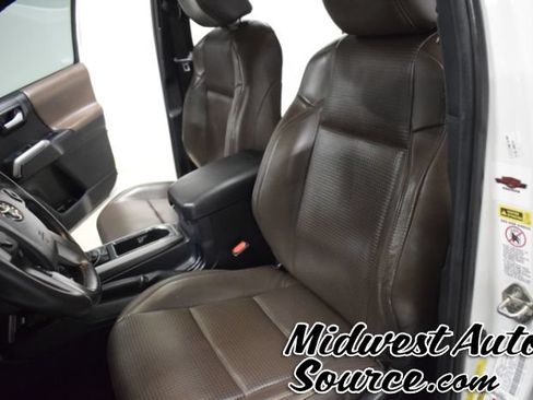 Used 2017 Toyota Tacoma Limited w/ Tow Package AWD/4WD image 10