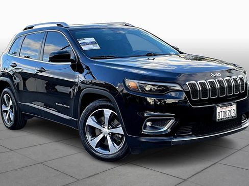 Used 2019 Jeep Cherokee Limited image 2