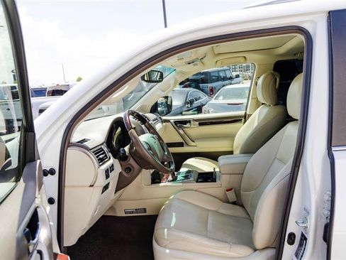 Used 2017 Lexus GX 460 Luxury AWD/4WD image 13