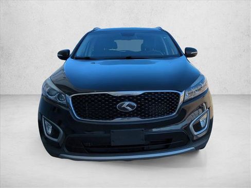 Used 2017 Kia Sorento EX image 2