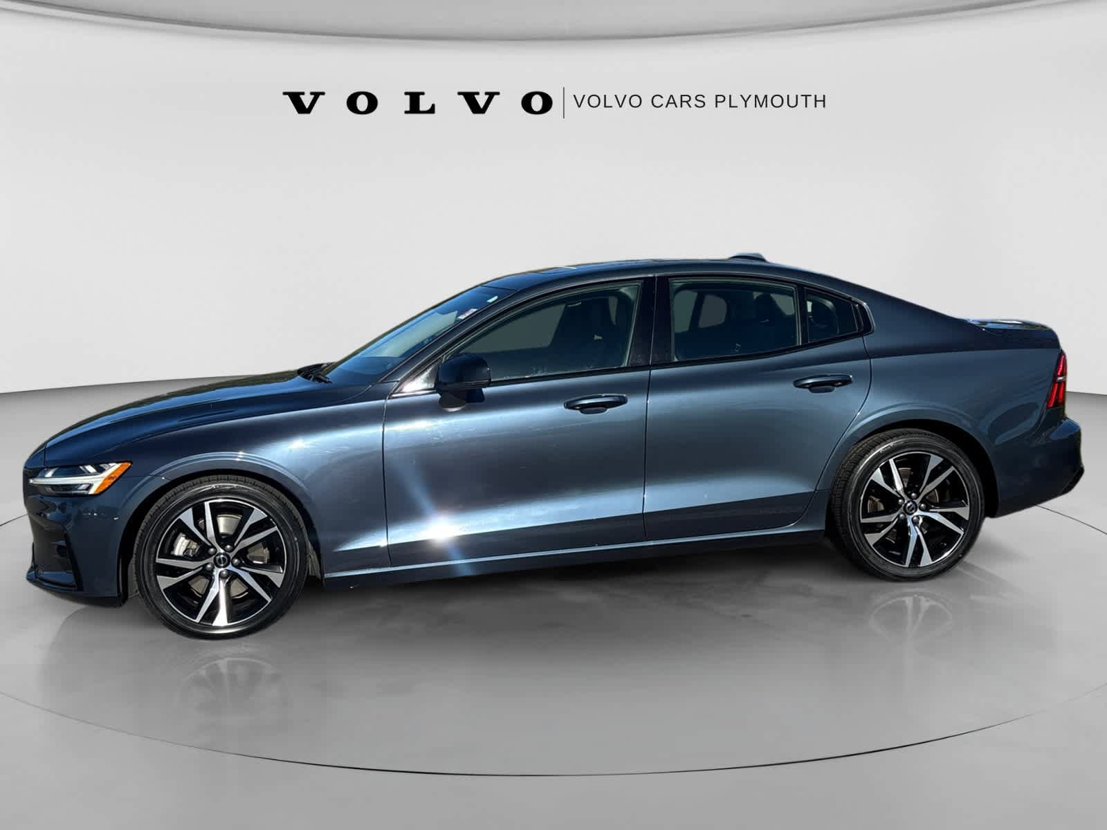 Used 2024 Volvo S60 B5 Core FWD image 4