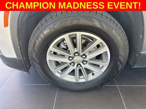 Used 2022 Chevrolet Traverse LT image 7