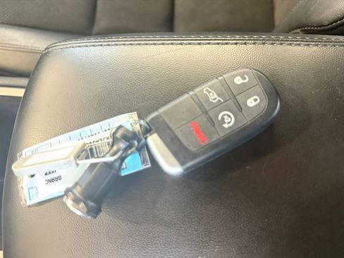 Used 2020 Jeep Grand Cherokee Altitude RWD image 19