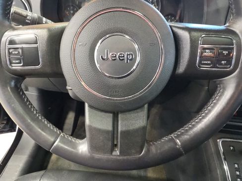 Used 2017 Jeep Patriot High Altitude AWD/4WD image 19