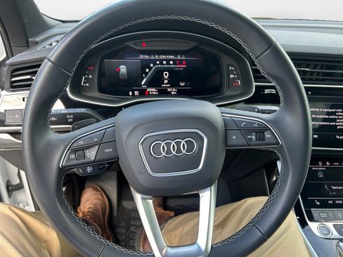Certified 2025 Audi Q7 2.0T Premium image 9