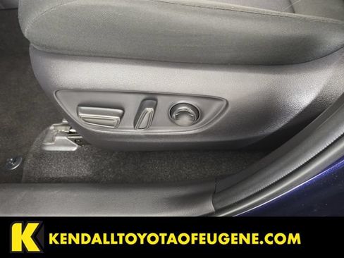 Used 2025 Toyota RAV4 XLE AWD/4WD image 23