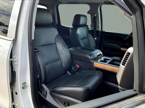 Used 2018 Chevrolet Silverado 1500 LTZ Z71 image 7