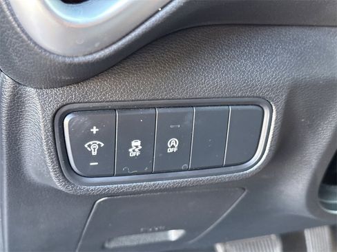 Used 2023 Kia Soul LX image 27