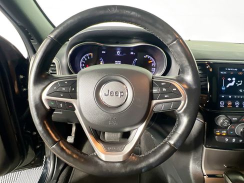 Used 2022 Jeep Grand Cherokee Limited image 17