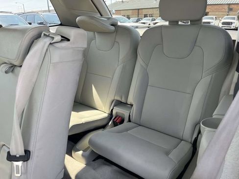 Used 2016 Volvo XC90 T6 Momentum w/ Momentum Plus Package AWD/4WD image 17
