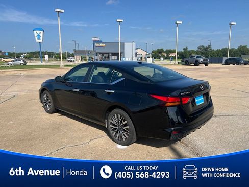 Used 2025 Nissan Altima 2.5 SV AWD/4WD image 7