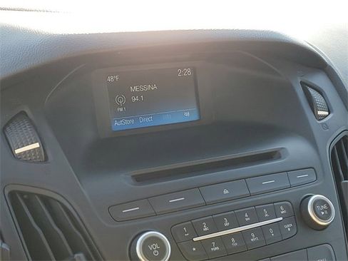 Used 2017 Ford Focus SE image 17