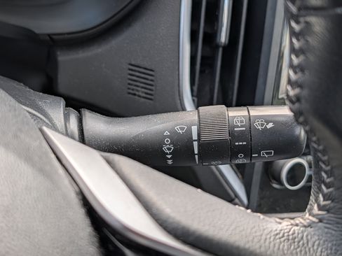 Used 2023 Subaru Forester Premium image 33