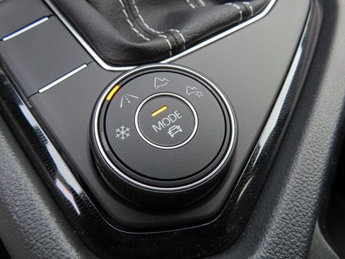 New 2026 Volkswagen Taos SE AWD/4WD image 12