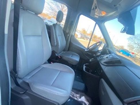 Used 2015 Ford Transit 150 XL image 16