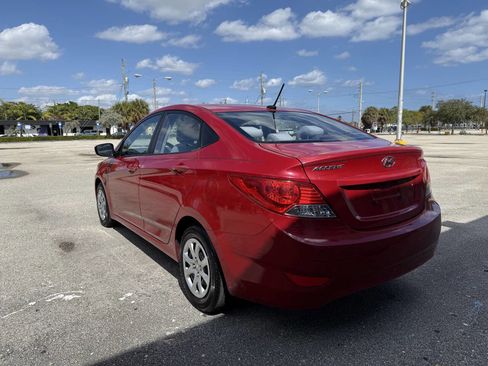 Used 2012 Hyundai Accent GLS image 9