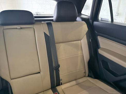 Used 2022 Volkswagen Atlas Cross Sport SEL R-Line image 16