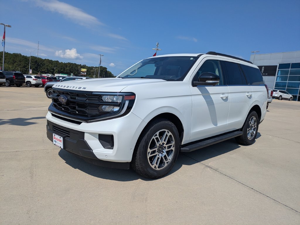 Used 2025 Ford Expedition Active AWD/4WD image 1