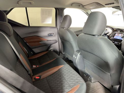 Used 2021 Nissan Kicks SR image 28