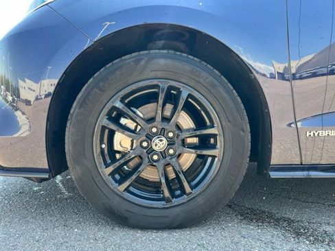 Used 2021 Toyota Sienna Limited AWD/4WD image 14