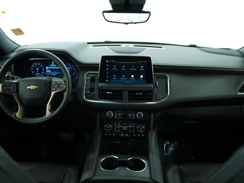 Used 2024 Chevrolet Suburban High Country image 13