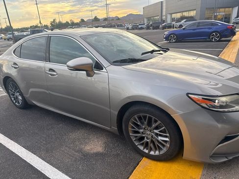 Used 2016 Lexus ES 350 w/ Navigation System Package FWD image 5
