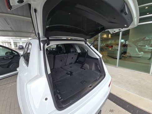 Used 2019 Audi Q7 3.0T Prestige image 17