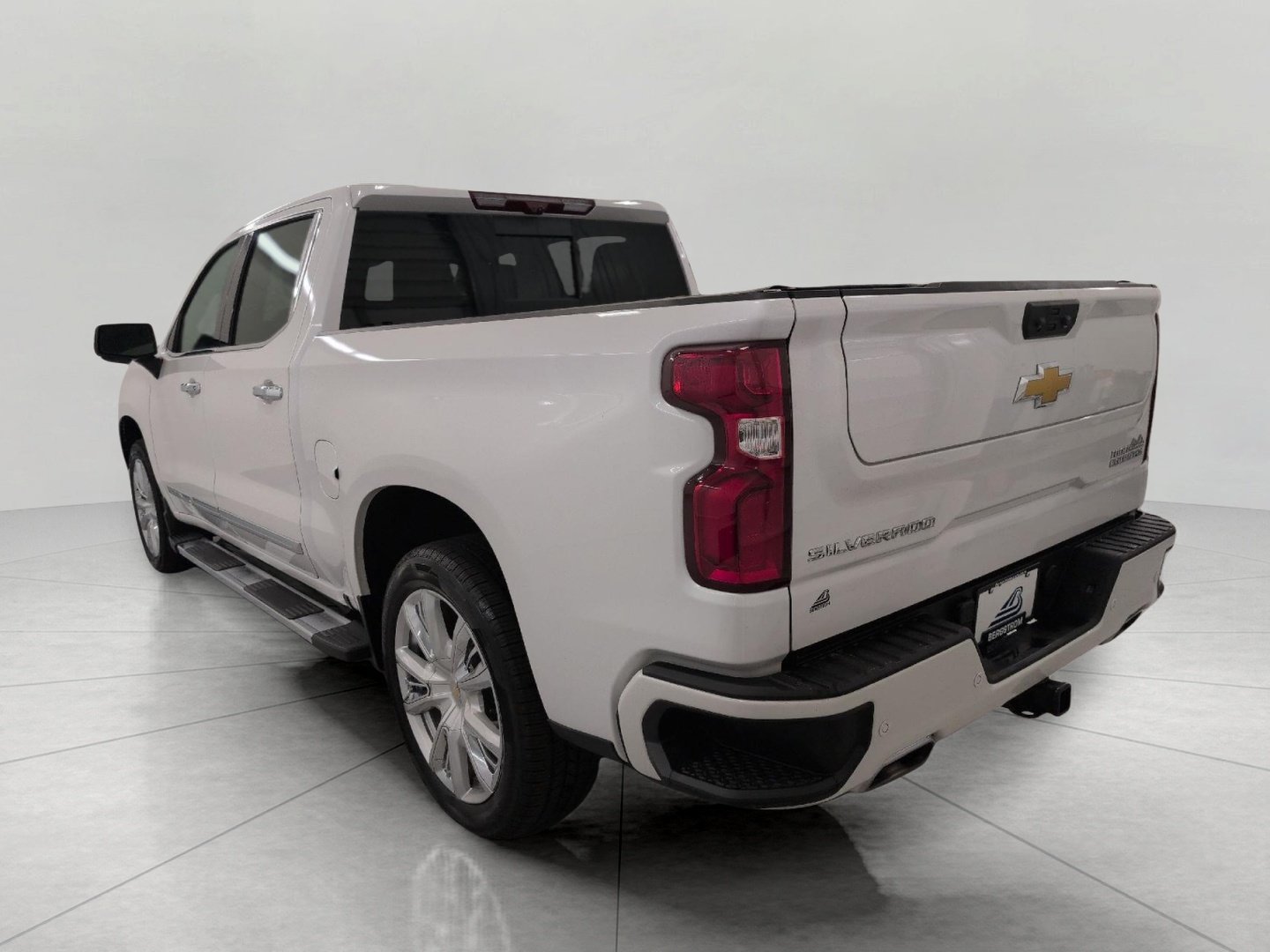 Certified 2024 Chevrolet Silverado 1500 High Country w/ High Country Premium Package AWD/4WD image 20