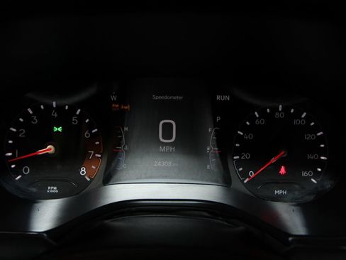 Used 2025 Jeep Compass Trailhawk AWD/4WD image 10